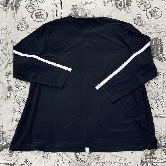 Anne Klein Women's Crewneck Contrast Trim Top - Picture 7 of 7